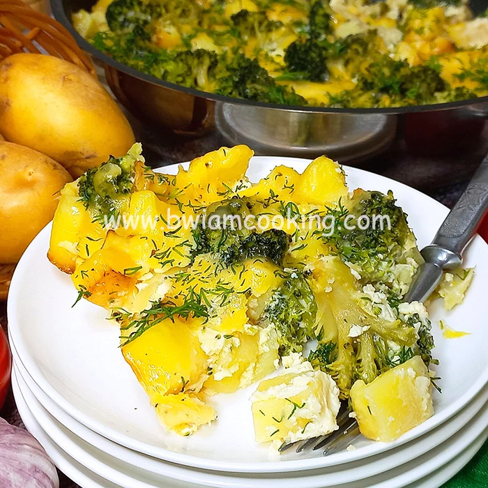 Картошка с брокколи, яйцами и сыром в духовке рецепт с фото